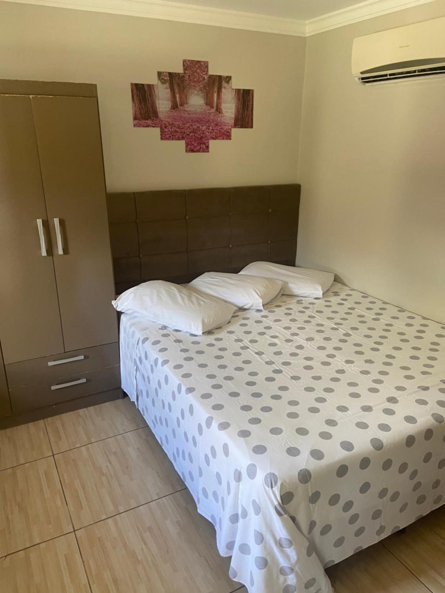 הוילה בומבינאס Residencial Cecilia Cruz מראה חיצוני תמונה